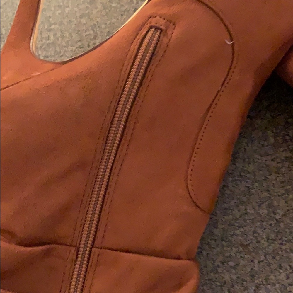 Boots - Picture 7 of 8
